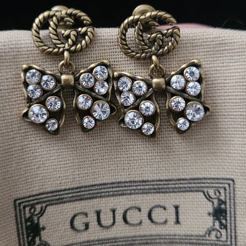 💎 Gucci earrings signed in back